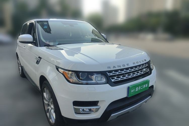 Used Land Rover Range Sport 2014 3.0 SC V6 HSE Front Right 45 Deg