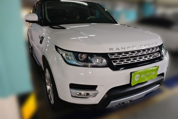 Used Land Rover Range Sport 2014 3.0 SC V6 HSE Front Right 45 Deg
