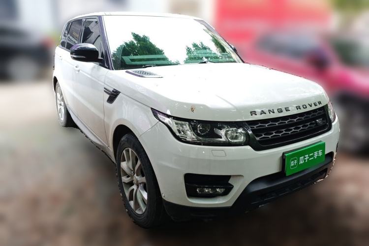 Used Land Rover Range Sport 2014 3.0 SC V6 HSE Front Right 45 Deg