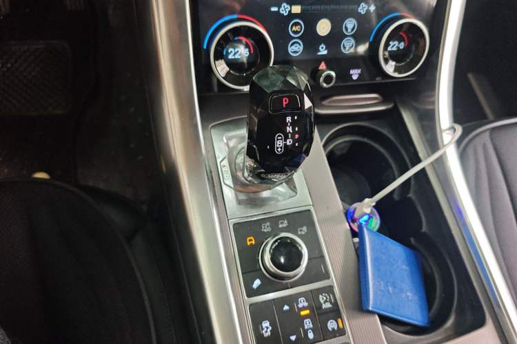 Used Land Rover Range Sport 2014 3.0 SC V6 HSE Gear Lever