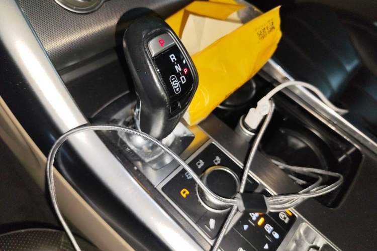 Used Land Rover Range Sport 2014 3.0 SC V6 HSE DYNAMIC Gear Lever