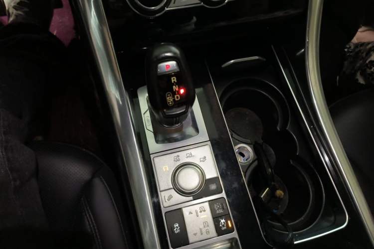 Used Land Rover Range Sport 2014 3.0 SC V6 HSE Gear Lever