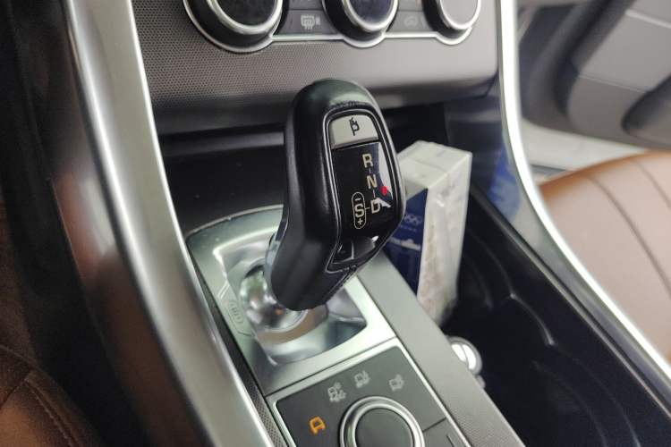Used Land Rover Range Sport 2014 3.0 SC V6 HSE DYNAMIC Gear Lever