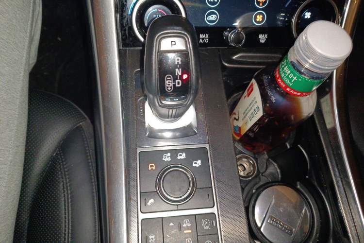 Used Land Rover Range Sport 2014 3.0 SC V6 HSE DYNAMIC Gear Lever