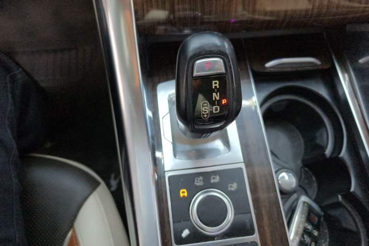 Used Land Rover Range Sport 2014 3.0 SC V6 HSE DYNAMIC Gear Lever