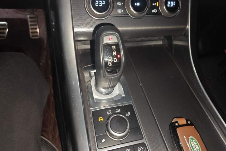 Used Land Rover Range Sport 2014 3.0 SC V6 HSE DYNAMIC Gear Lever