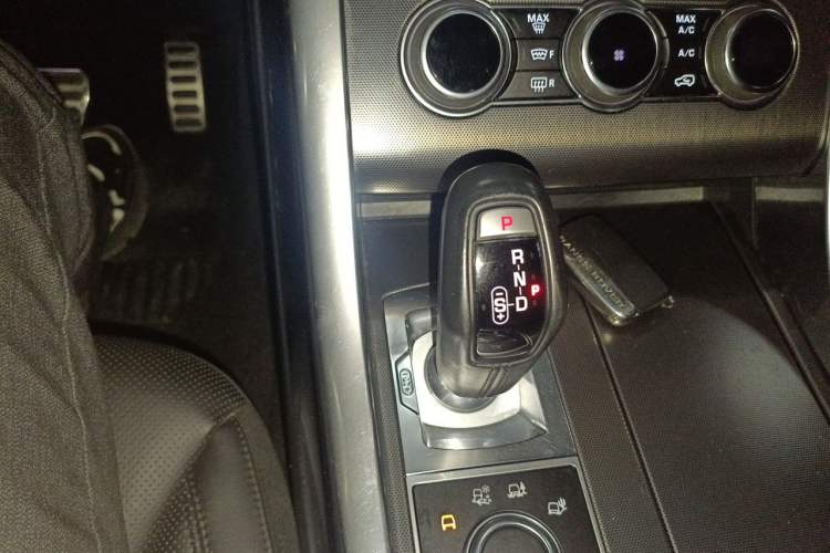 Used Land Rover Range Sport 2014 3.0 SC V6 HSE DYNAMIC Gear Lever