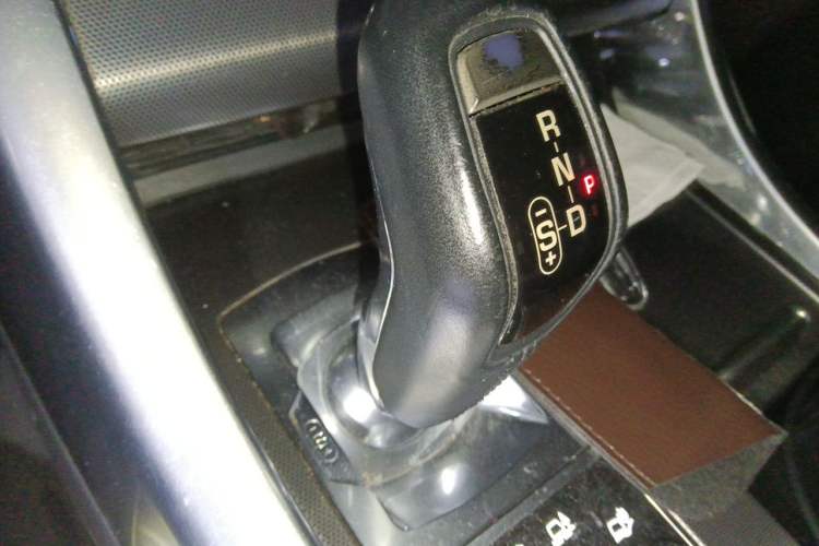 Used Land Rover Range Sport 2014 3.0 SC V6 HSE Gear Lever