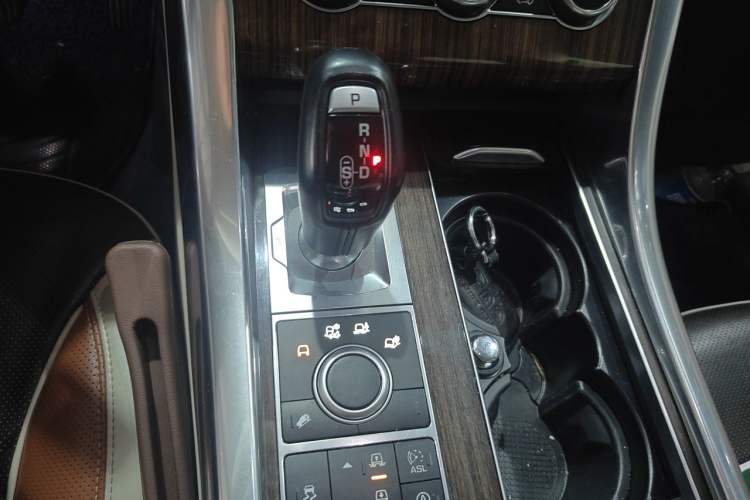 Used Land Rover Range Sport 2014 3.0 SC V6 HSE Gear Lever