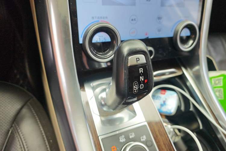 Used Land Rover Range Sport 2014 3.0 SC V6 HSE Gear Lever