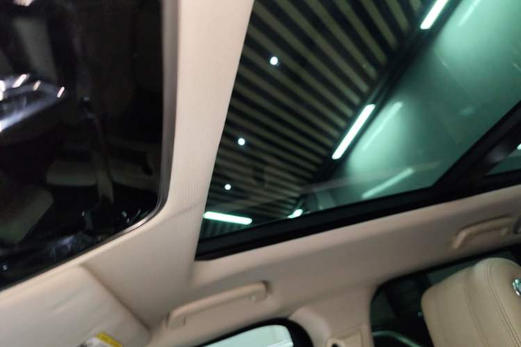 Used Land Rover Range Sport 2014 3.0 V6 SC Gasoline Version HSE Headliner