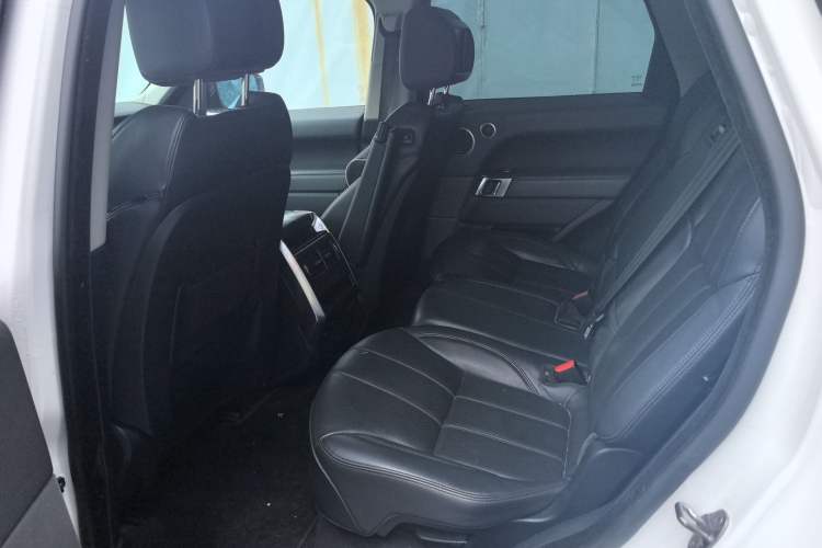 Used Land Rover Range Sport 2014 3.0 SC V6 HSE Interior 1