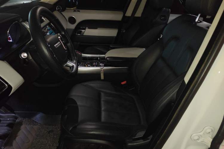 Used Land Rover Range Sport 2014 3.0 SC V6 HSE Left Front Seat