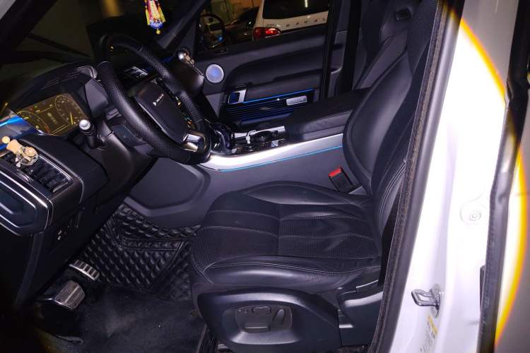 Used Land Rover Range Sport 2014 3.0 SC V6 HSE DYNAMIC Left Front Seat