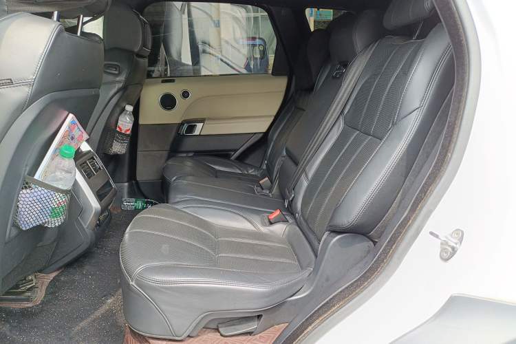 Used Land Rover Range Sport 2014 3.0 SC V6 HSE Left Rear Seat
