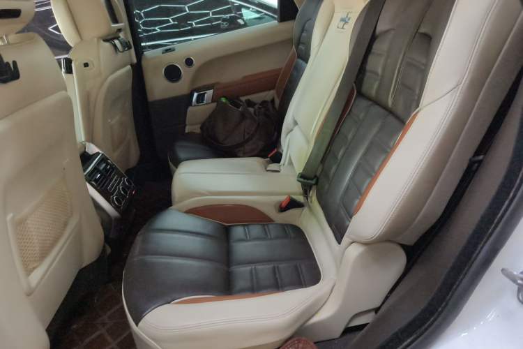 Used Land Rover Range Sport 2014 3.0 SC V6 HSE DYNAMIC Left Rear Seat