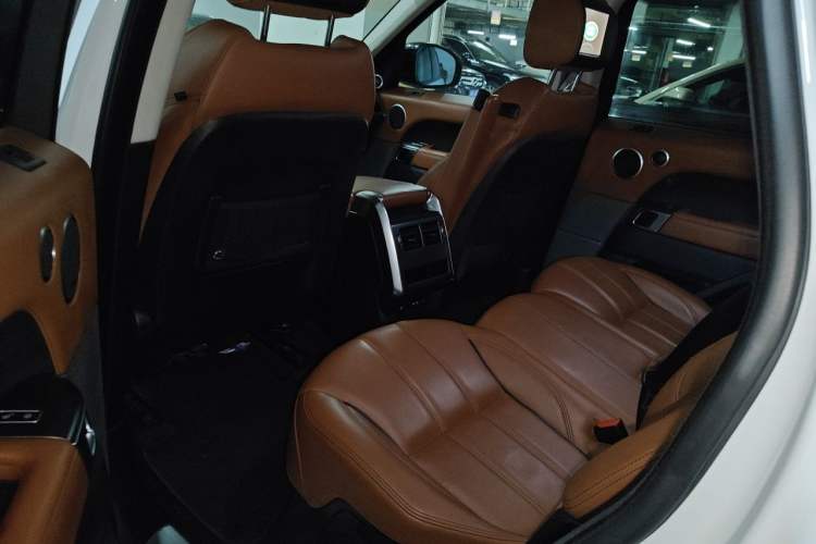 Used Land Rover Range Sport 2014 3.0 SC V6 HSE DYNAMIC Left Rear Seat