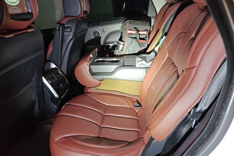 Used Land Rover Range Sport 2014 3.0 SC V6 HSE DYNAMIC Left Rear Seat