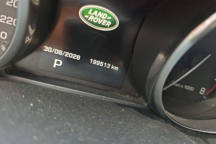 Used Land Rover Range Sport 2014 3.0 SC V6 HSE Odometer Close Up