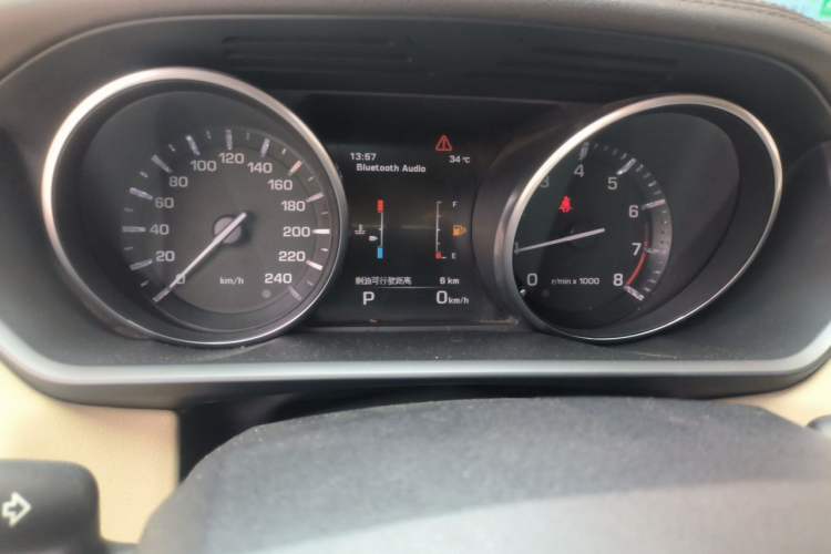 Used Land Rover Range Sport 2014 3.0 SC V6 HSE Odometer Close Up
