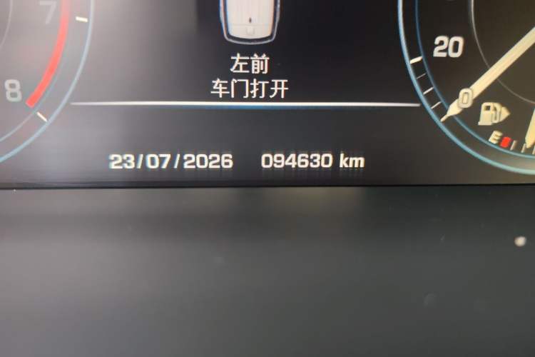 Used Land Rover Range Sport 2014 3.0 SC V6 HSE DYNAMIC Odometer Close Up