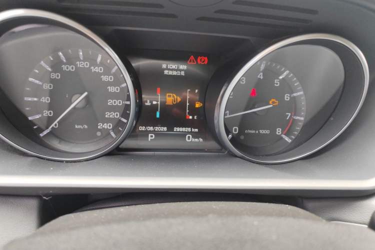 Used Land Rover Range Sport 2014 3.0 SC V6 HSE Odometer Close Up