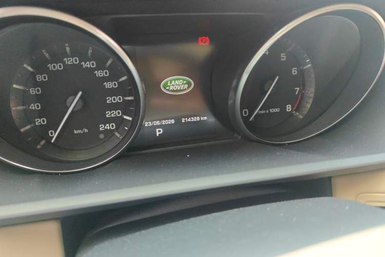 Used Land Rover Range Sport 2014 3.0 SC V6 HSE Odometer Close Up