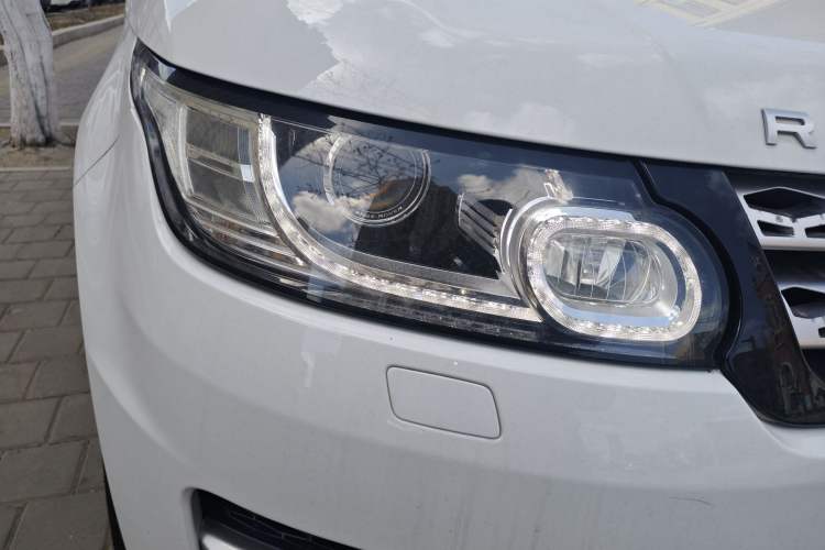 Used Land Rover Range Sport 2014 3.0 SC V6 HSE Right Front Headlight