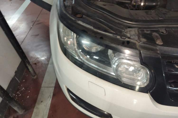 Used Land Rover Range Sport 2014 3.0 SC V6 HSE DYNAMIC Right Front Headlight