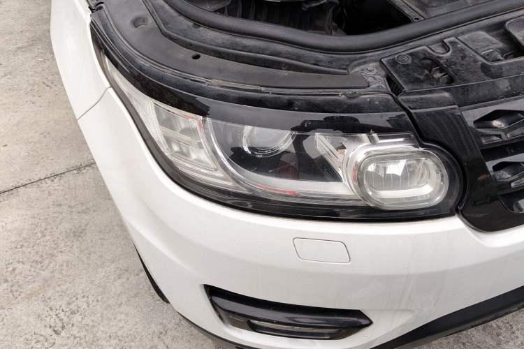 Used Land Rover Range Sport 2014 3.0 SC V6 HSE DYNAMIC Right Front Headlight
