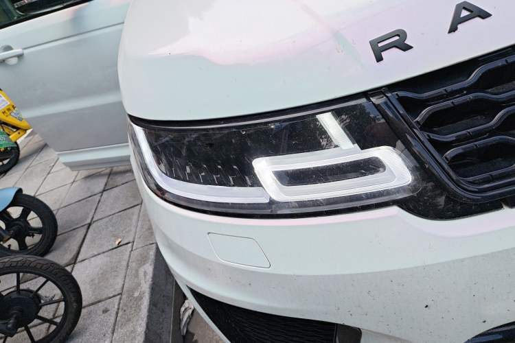 Used Land Rover Range Sport 2014 3.0 SC V6 HSE DYNAMIC Right Front Headlight