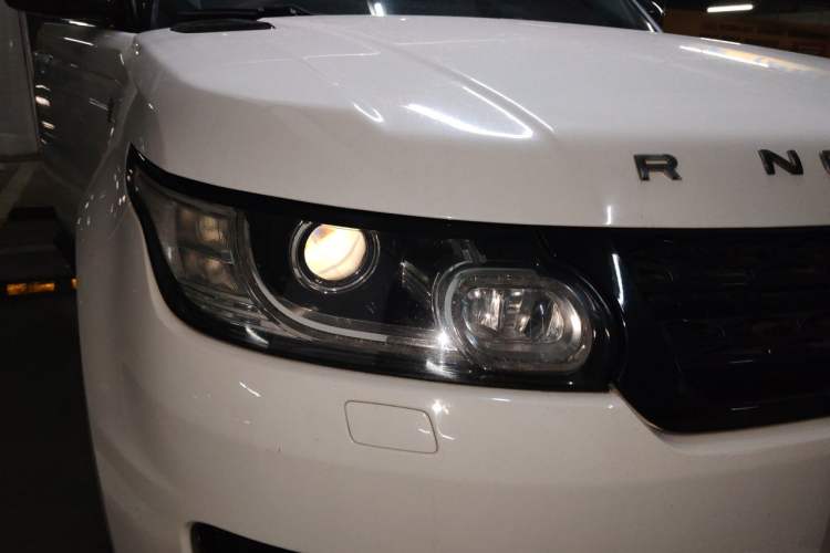 Used Land Rover Range Sport 2014 3.0 SC V6 HSE DYNAMIC Right Front Headlight