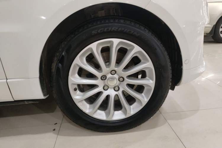 Used Land Rover Range Sport 2014 3.0 SC V6 HSE Right Front Wheel Hub