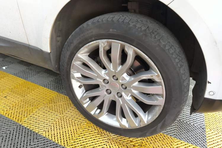 Used Land Rover Range Sport 2014 3.0 SC V6 HSE DYNAMIC Right Front Wheel Hub