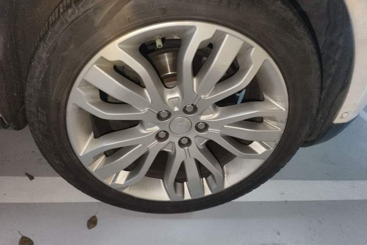 Used Land Rover Range Sport 2014 3.0 SC V6 HSE Right Front Wheel Hub