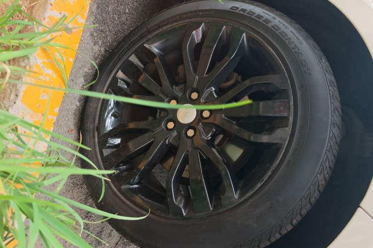 Used Land Rover Range Sport 2014 3.0 SC V6 HSE DYNAMIC Right Front Wheel Hub