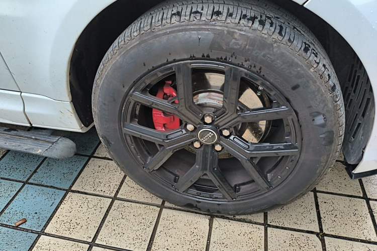 Used Land Rover Range Sport  Right Front Wheel Hub