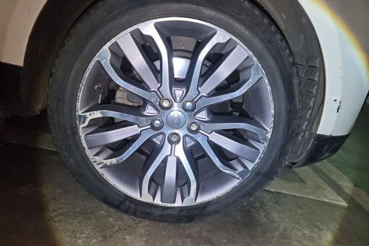 Used Land Rover Range Sport  Right Front Wheel Hub