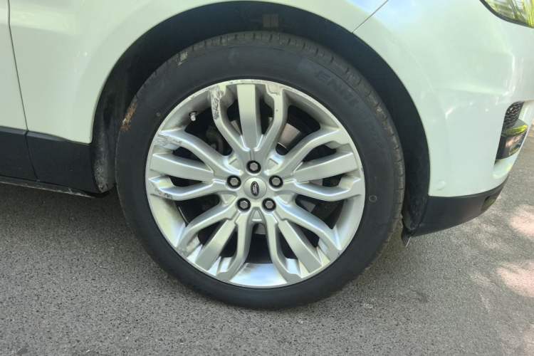 Used Land Rover Range Sport 2014 3.0 SC V6 HSE DYNAMIC Right Front Wheel Hub