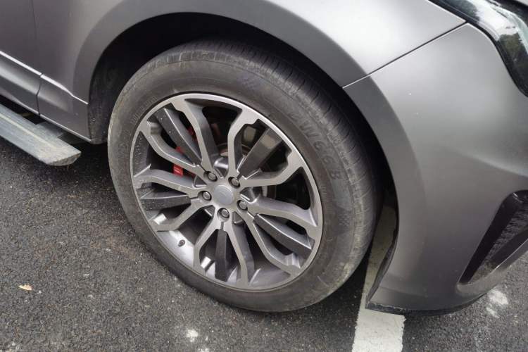 Used Land Rover Range Sport  Right Front Wheel Hub