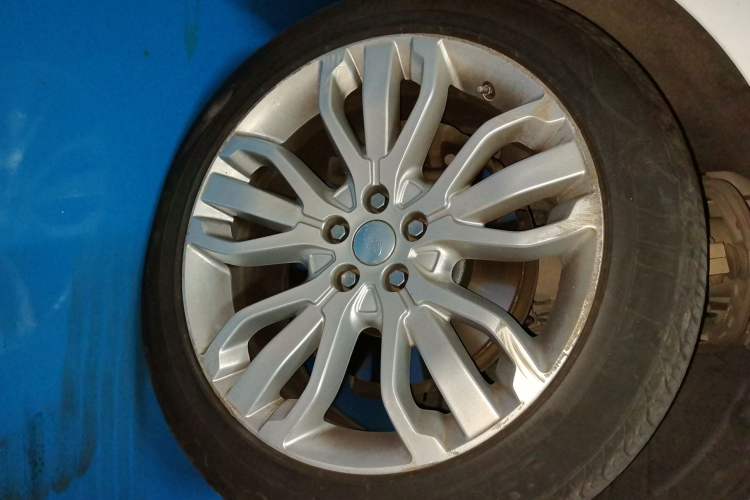 Used Land Rover Range Sport 2014 3.0 SC V6 HSE DYNAMIC Right Front Wheel Hub