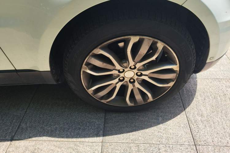 Used Land Rover Range Sport 2014 3.0 SC V6 HSE DYNAMIC Right Front Wheel Hub