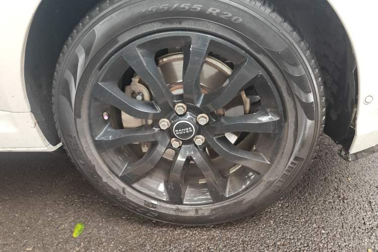 Used Land Rover Range Sport  Right Front Wheel Hub