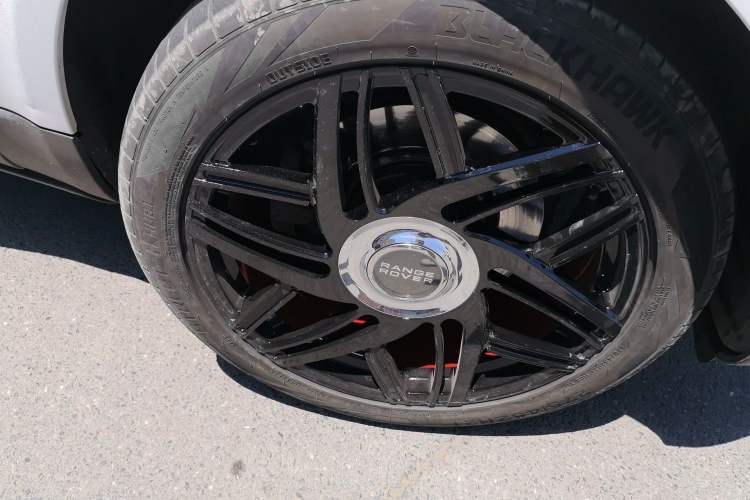 Used Land Rover Range Sport 2014 3.0 V6 SC Gasoline Version HSE Right Front Wheel Hub