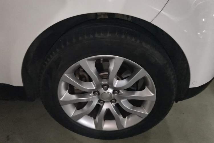 Used Land Rover Range Sport 2014 3.0 SC V6 HSE Right Front Wheel Hub