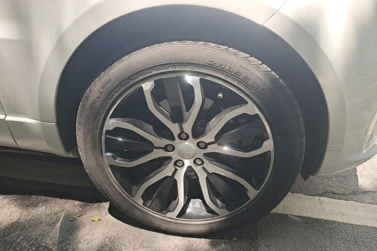 Used Land Rover Range Sport 2014 3.0 SC V6 HSE DYNAMIC Right Front Wheel Hub