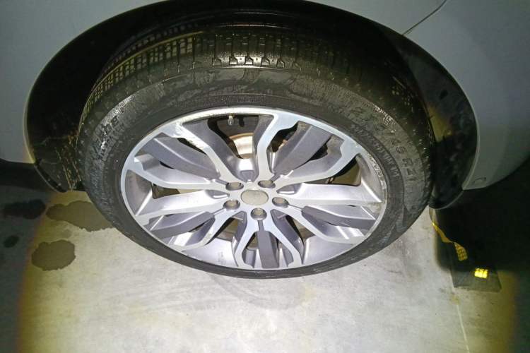 Used Land Rover Range Sport 2014 3.0 SC V6 HSE Right Front Wheel Hub
