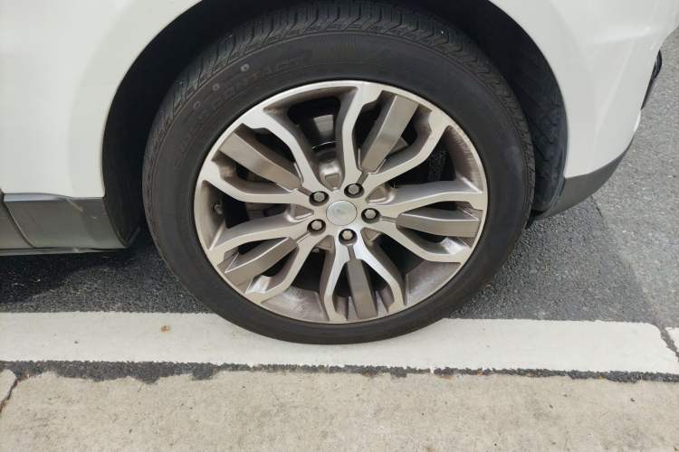 Used Land Rover Range Sport 2014 3.0 SC V6 HSE DYNAMIC Right Front Wheel Hub