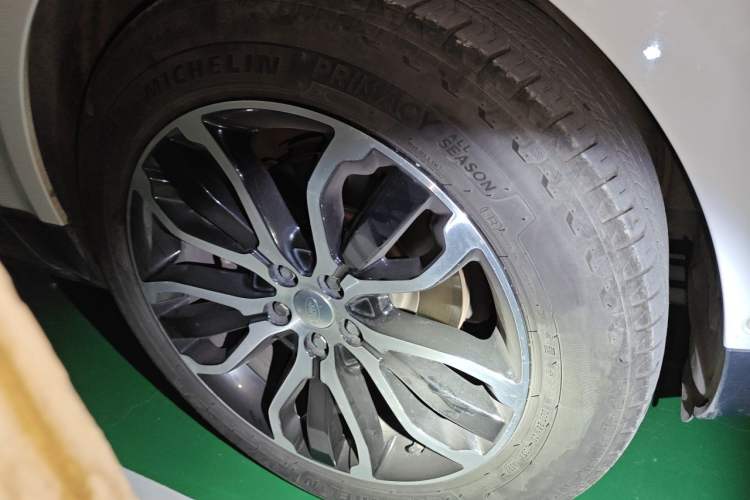 Used Land Rover Range Sport 2014 3.0 SC V6 HSE DYNAMIC Right Front Wheel Hub