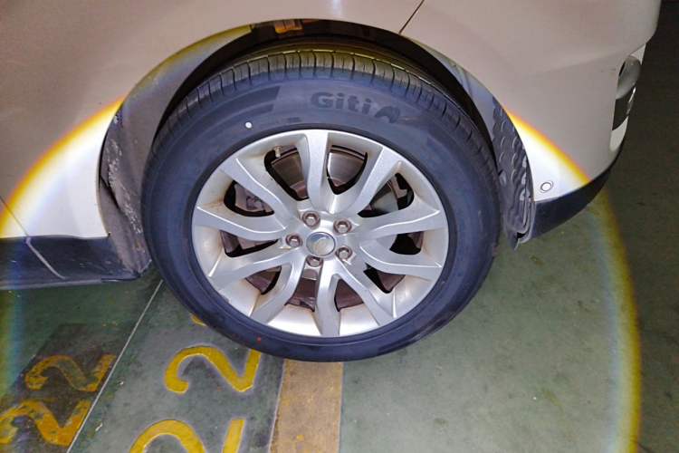 Used Land Rover Range Sport 2014 3.0 SC V6 HSE Right Front Wheel Hub